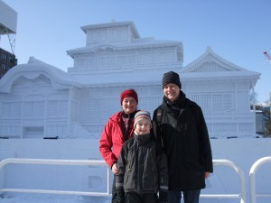 sne foran tempel